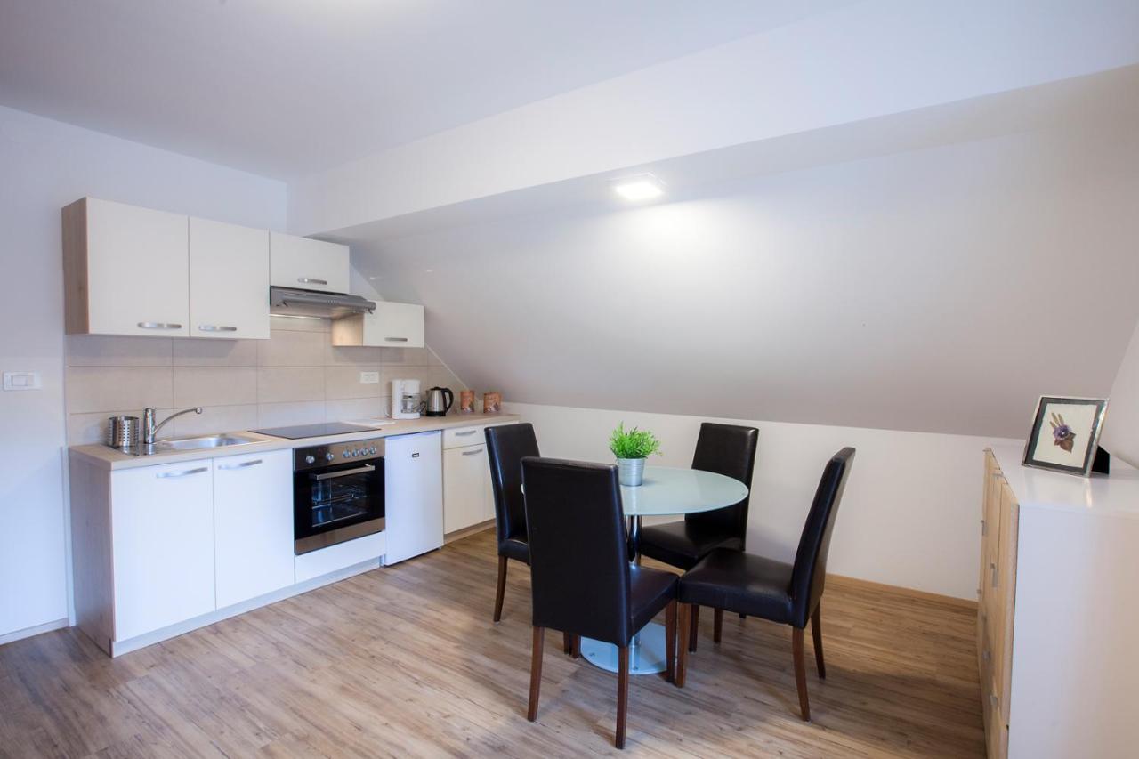 Apartments Razingar 9 Bled Bagian luar foto
